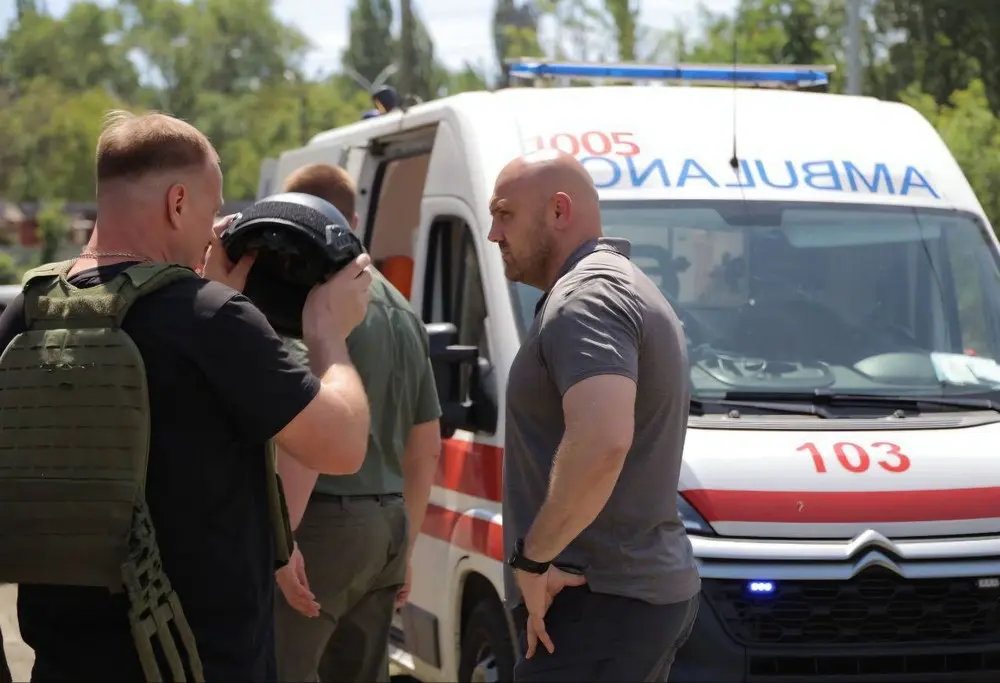 Дніпро під обстрілом - російська балістика зруйнувала потяг, є загиблі та поранені