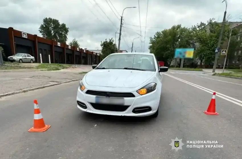  Дитина постраждала на переході: у Чернігові легковик збив 11-річного хлопчика