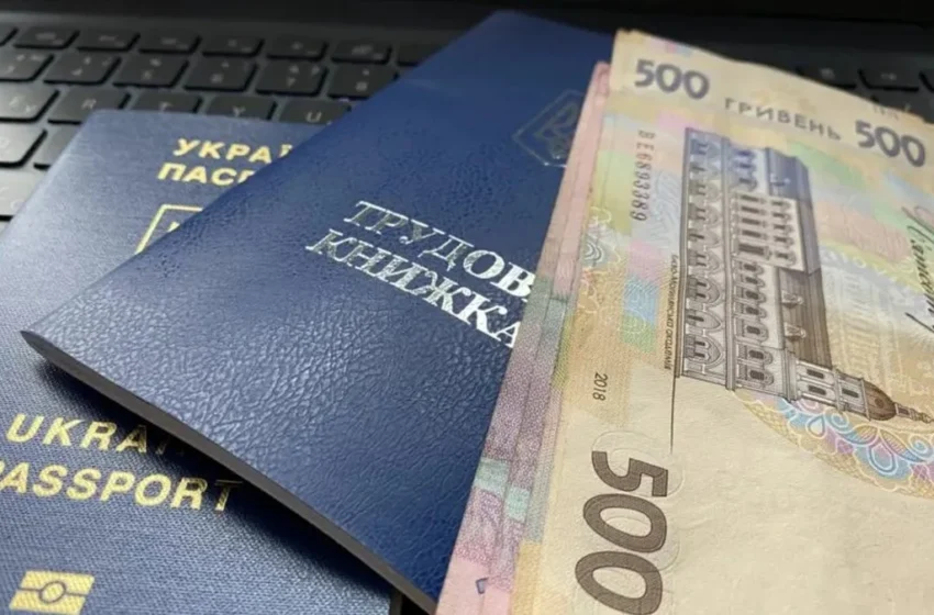 Чи зарахують навчання до пенсійного стажу: відповідь, яка здивує багатьох