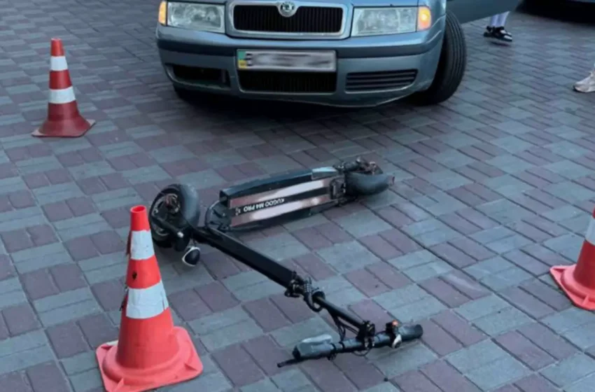  Наїхала просто на переході: у Львові Skoda збила самокатника
