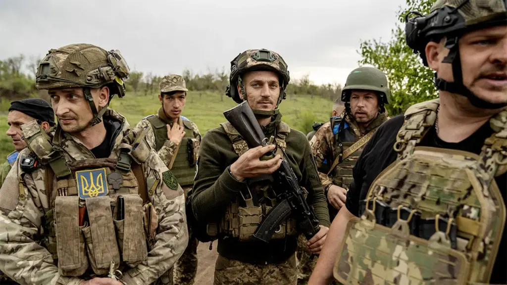 Російські війська атакують на 10 напрямках - українська оборона тримається попри шалений тиск