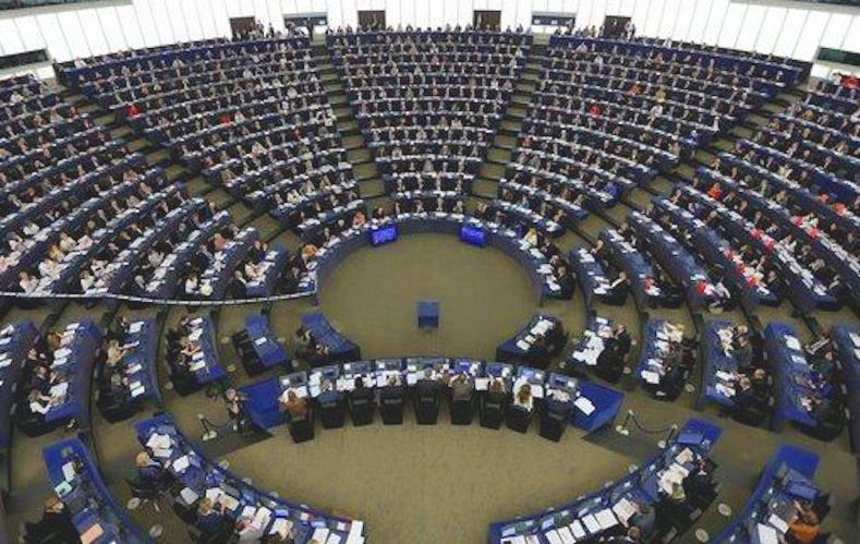  Європарламент залишив Урсулу фон дер Ляйєн на посаді: спроба вотуму недовіри провалилася