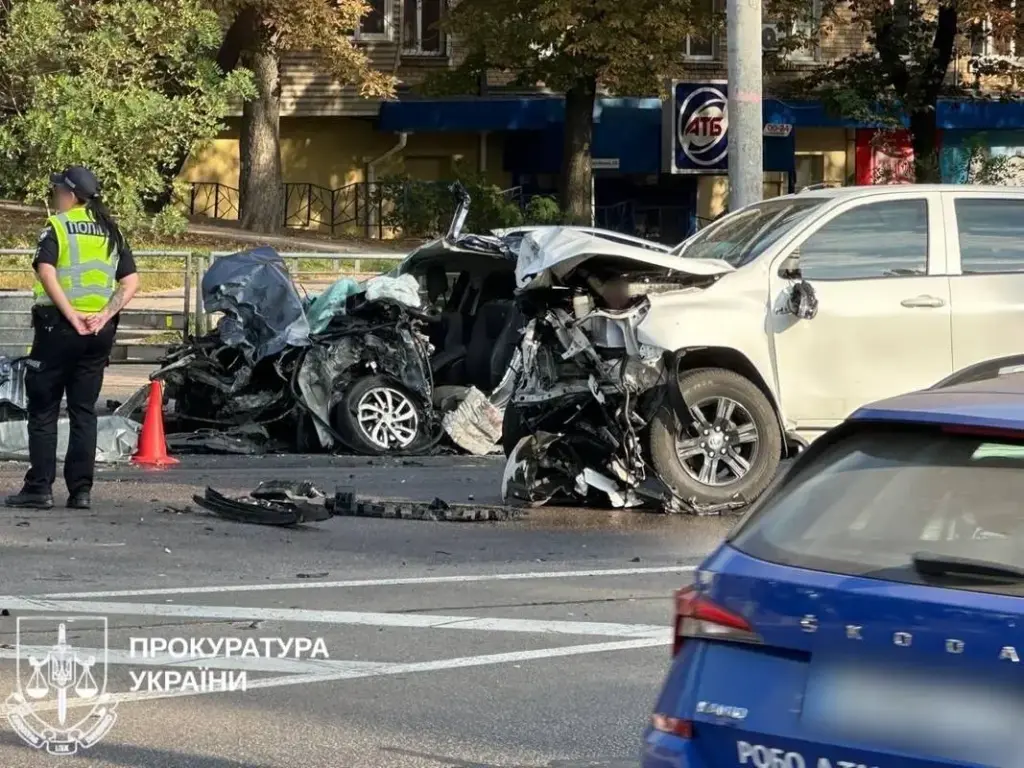 Смертельне ДТП у Києві - військовий виїхав на зустрічну, загинув поліцейський