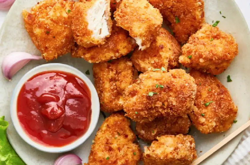  Домашні курячі нагетси “як з Макдональдса”: хрусткі зовні, соковиті всередині — діти в захваті!