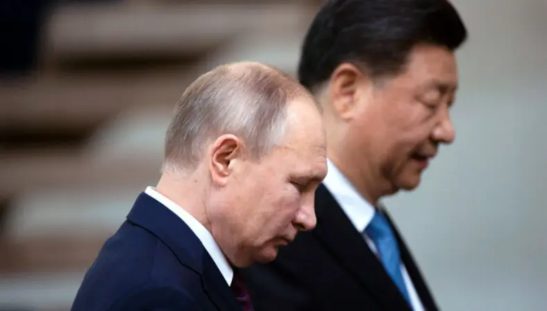  Китай вступає у «тіньову війну» Росії проти Європи — Bloomberg