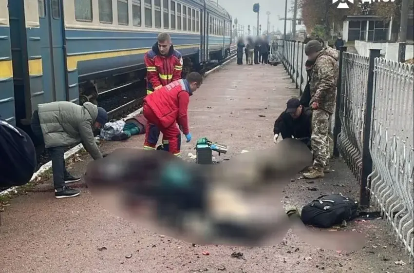  Трагедія на вокзалі в Овручі: чоловік підірвав гранату серед пасажирів, є загиблі та поранені