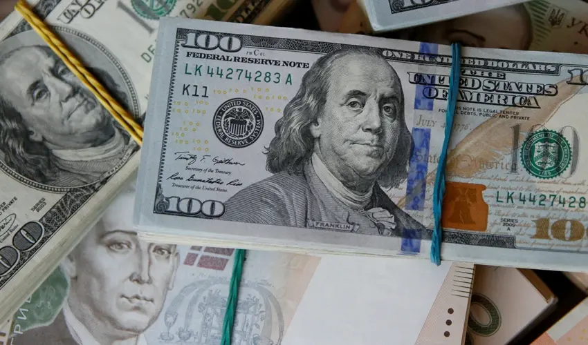  Курс валют 22 жовтня: скільки коштує долар та євро в банках і обмінниках України