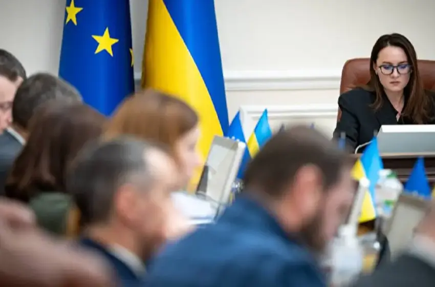  Кабмін запускає “зимову підтримку”: українцям автоматично нарахують по 6500 грн — хто у списку отримувачів