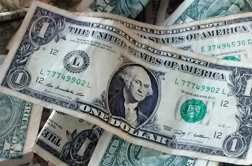  Курс долара і євро 4 листопада: скільки коштує валюта в банках і обмінниках сьогодні