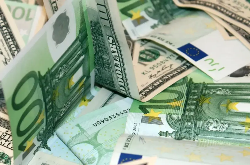  Курс валют 17 листопада: долар стабільний, а євро знову зростає