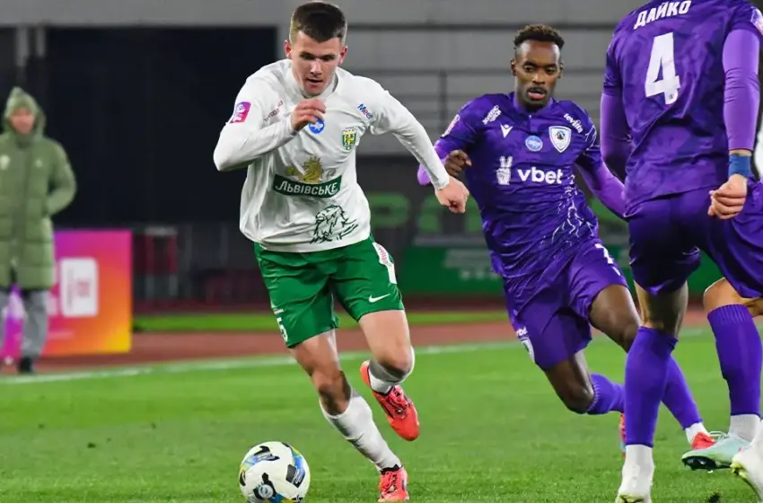  ЛНЗ – Карпати. Дивитись LIVE трансляцію матчу 11-го туру УПЛ – 03.11.2025