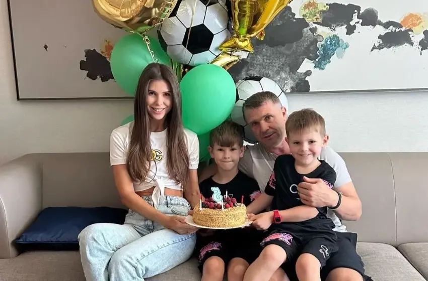  Сергій Ребров став батьком учетверте: у тренера збірної України народився син