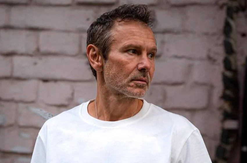  Святослав Вакарчук уперше показав дружину та дітей: що розповів співак у новому фільмі про “Океан Ельзи”