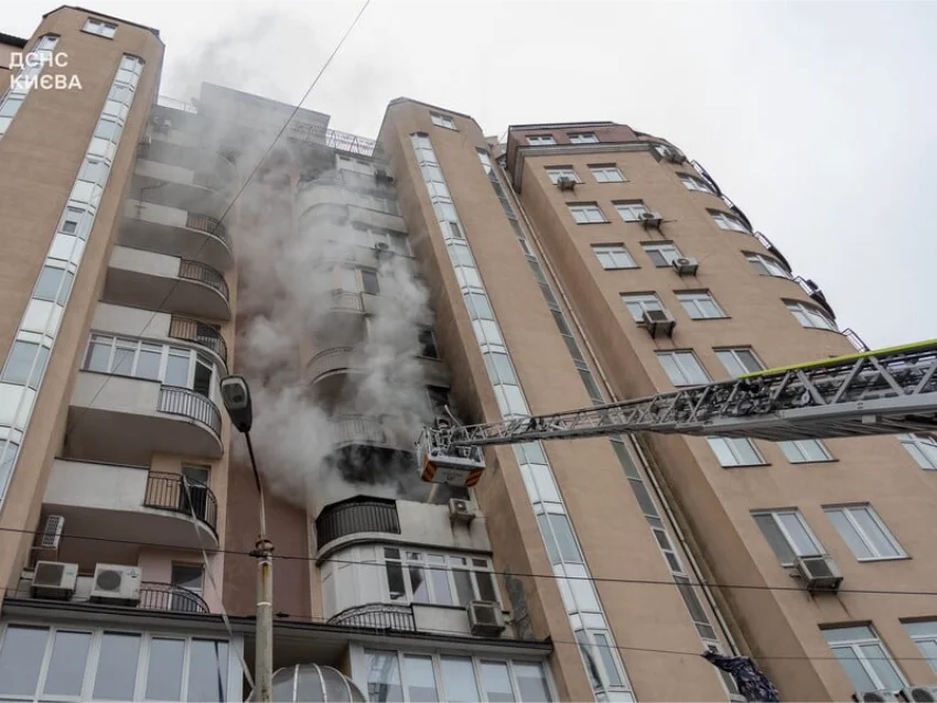 У центрі Києва стався вибух зарядної станції