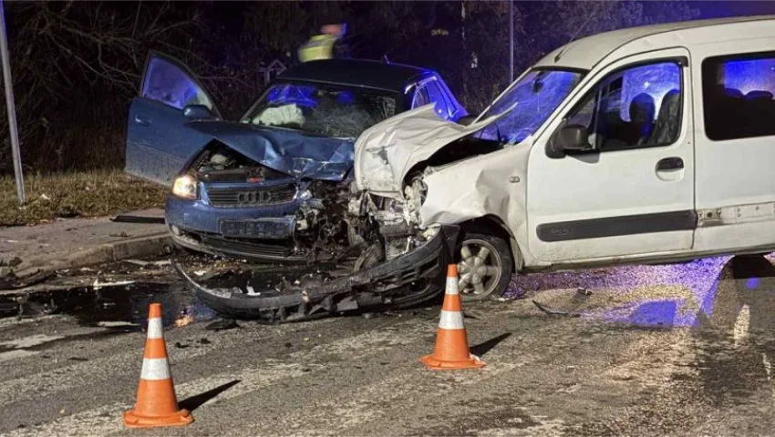  Через лобову ДТП у Львові до лікарні потрапили троє людей