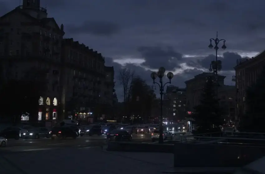  В Україні оновили графіки відключення світла 4 листопада: де і коли не буде електрики