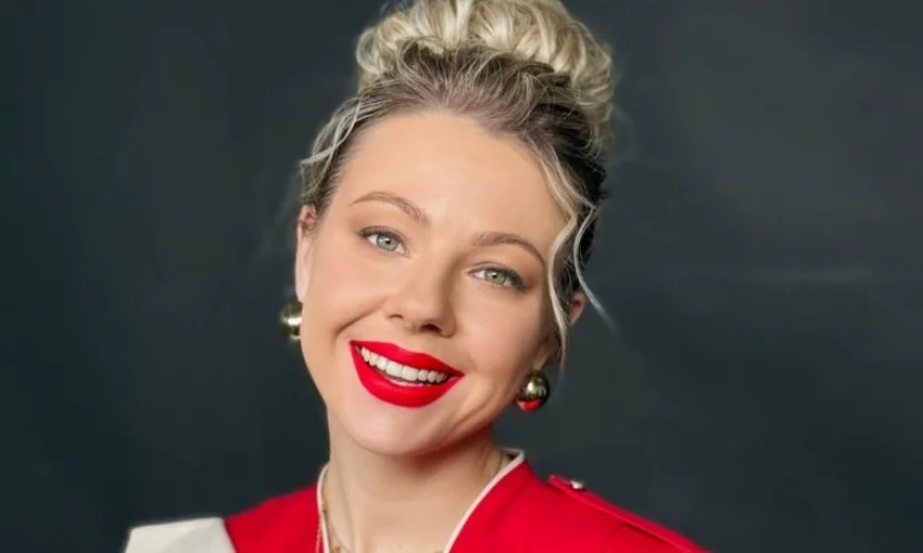  36-річна ведуча Олена Курбанова оголосила про вагітність і показала фото животика