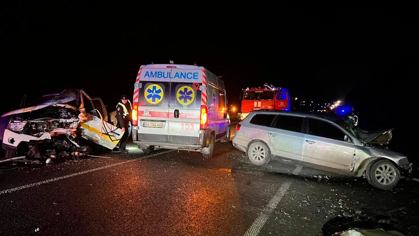  Одна людина загинула, двоє травмувалися: наслідки ДТП на Хмельниччині