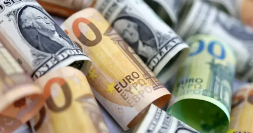  Гривня знову втратила позиції: НБУ оновив курс валют на 11 грудня