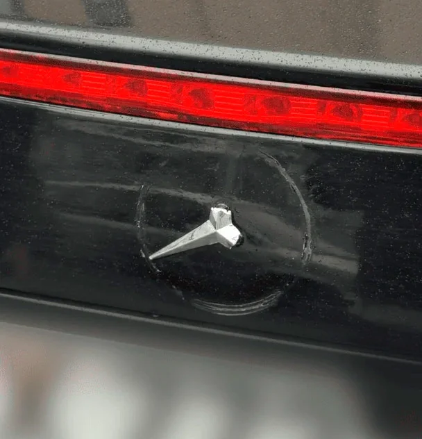 Муаяду навмисно пошкодили Mercedes