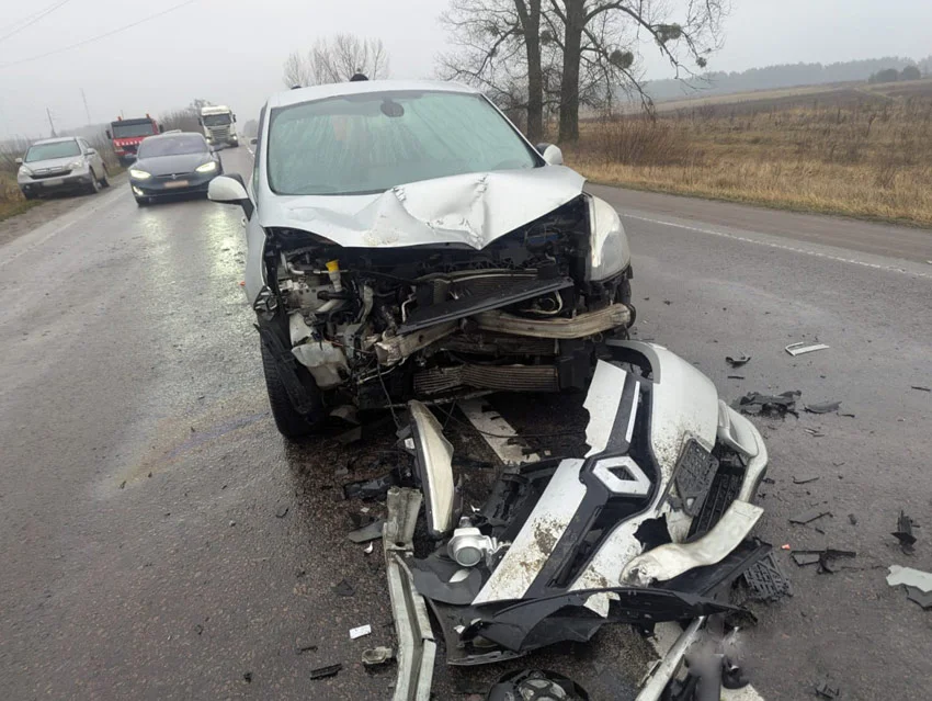 Три автомобілі зіткнулися біля села Пухова на Рівненщині