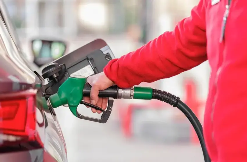  У Криму знову дефіцит бензину: окупанти виправдовуються погодою та талонами