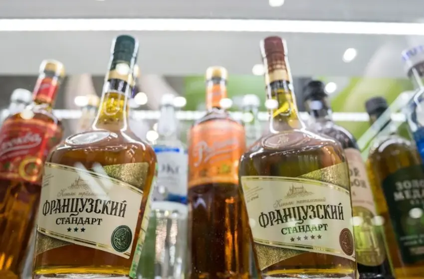  Удар по «святому»: у Росії різко зростуть ціни на алкоголь із 2026 року
