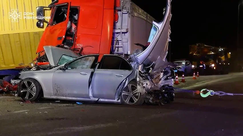  Відомий український футболіст разом із родиною потрапив у серйозну ДТП