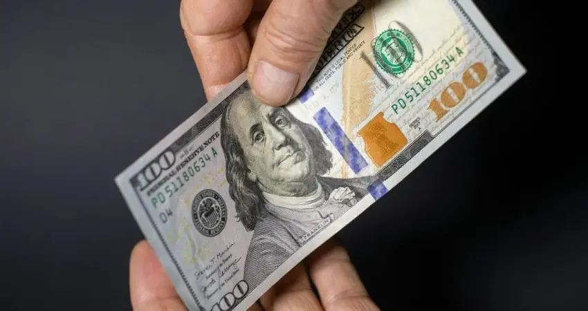  Долар б’є новий рекорд: курс валют в Україні на 6 січня 2026 року