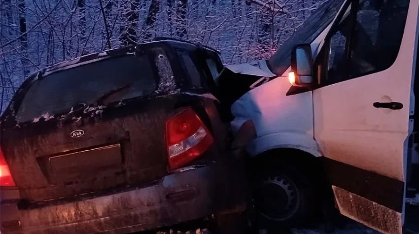  Кросовер вилетів на зустрічну: на Харківщині постраждали 18 людей