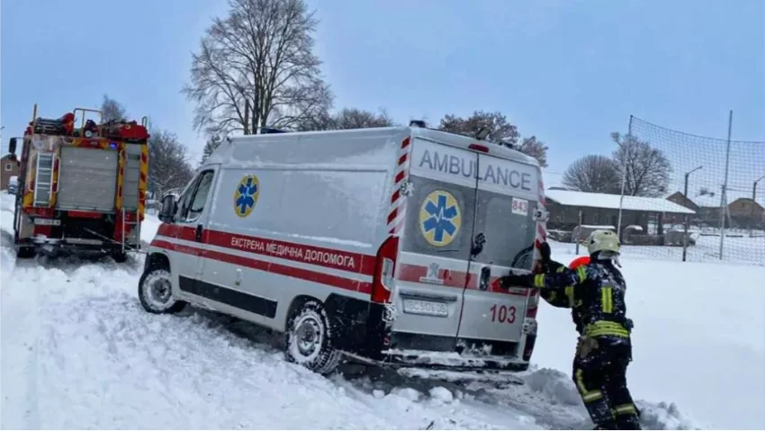  Морози, сніг і хуртовини паралізують Україну: як регіони переживають зимовий удар