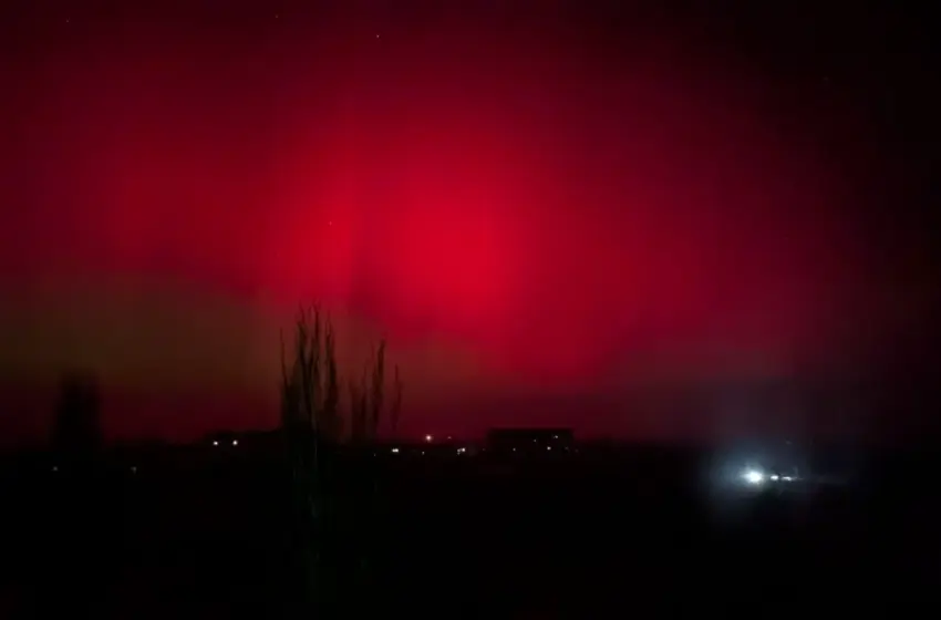  Біля Землі зафіксували рекордну магнітну бурю у XXI столітті: в Україні масово спостерігають полярне сяйво