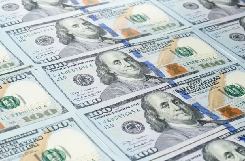  Гривня зміцнюється: долар і євро втратили в ціні на старті тижня 9 лютого