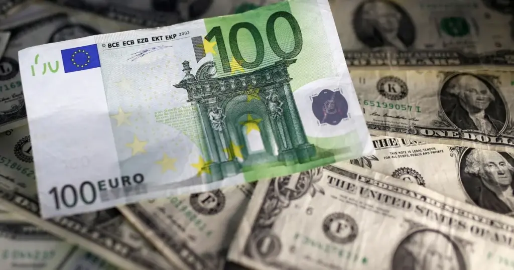 Курс валют в Україні на 3 лютого 2026