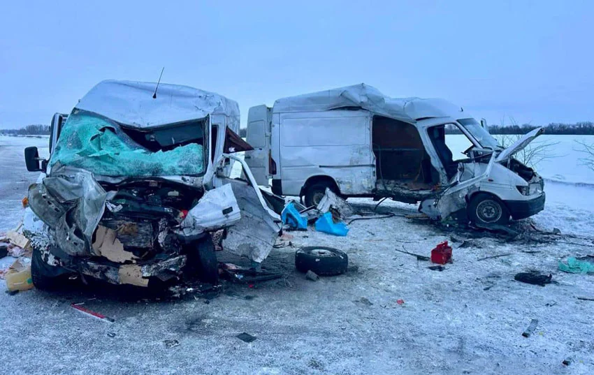 На Київщині сталася потрійна ДТП з мікроавтобусами